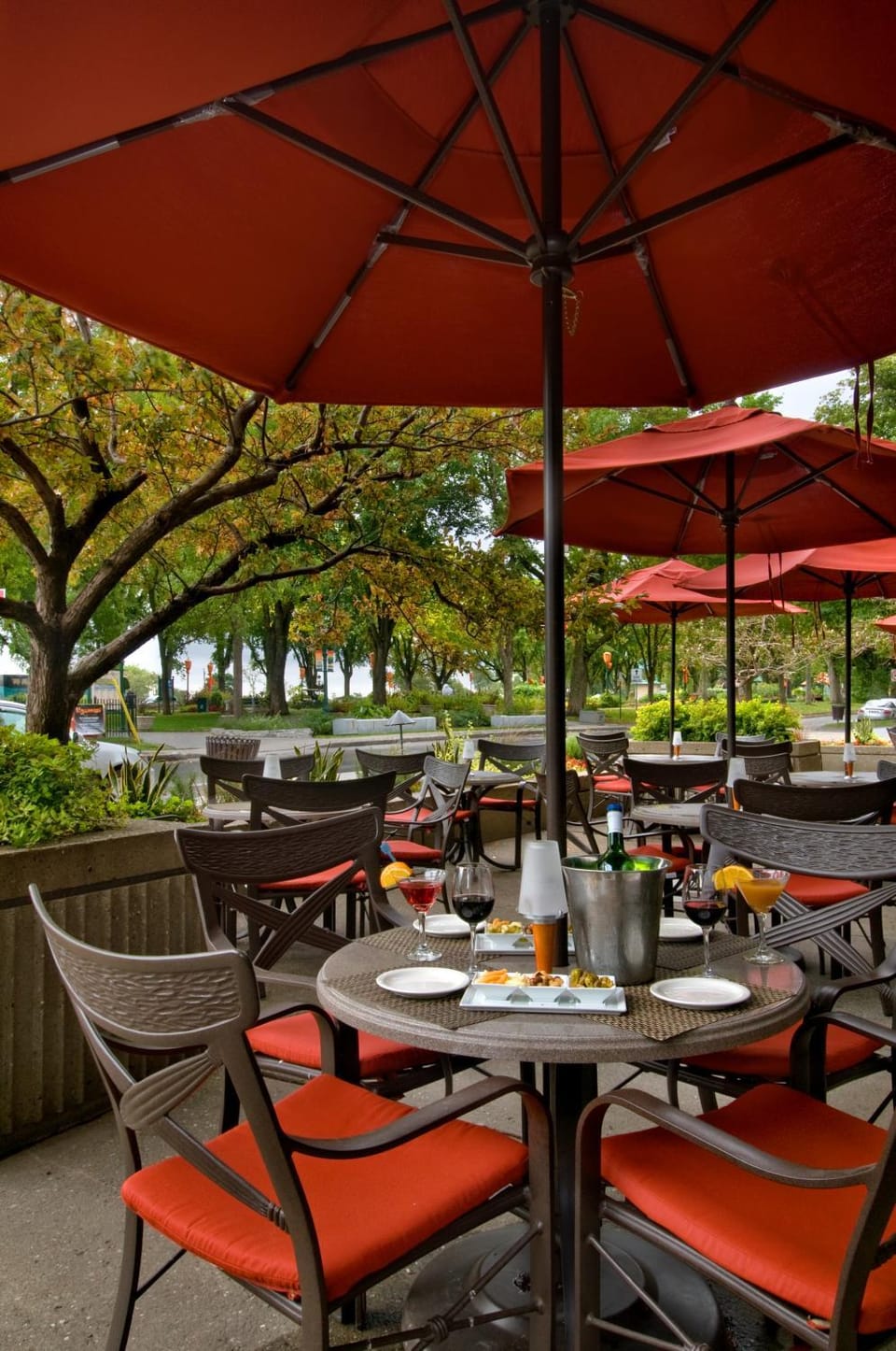 Restaurant/places to eat, Off site, Neighbourhood, Autumn