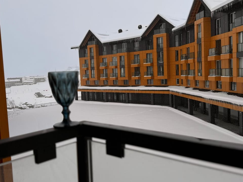 Property building, View (from property/room)
