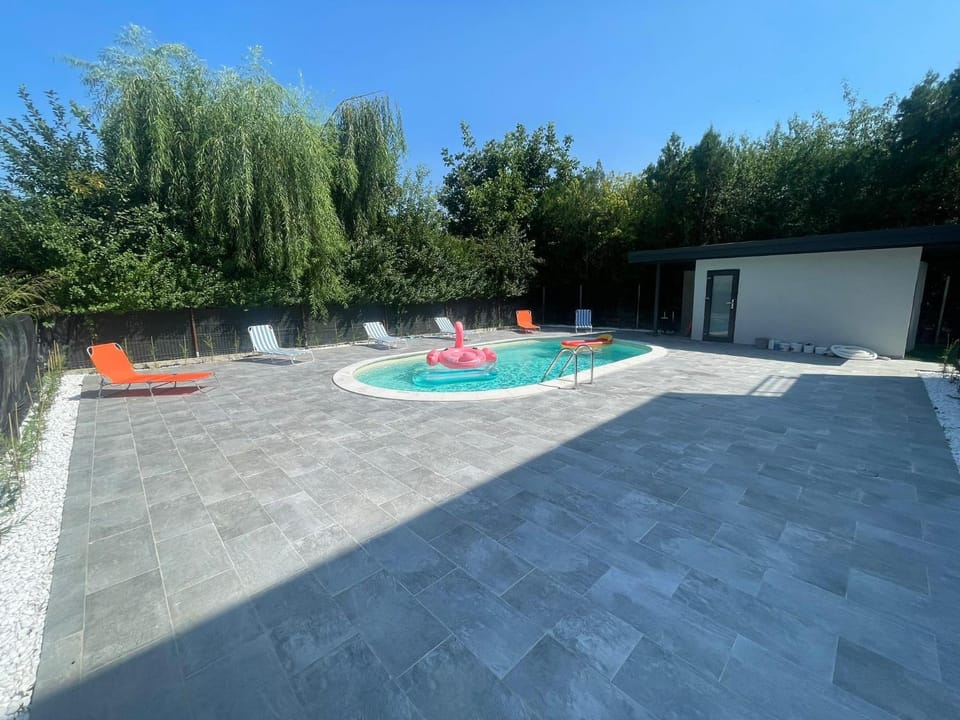 Pool view, Swimming pool