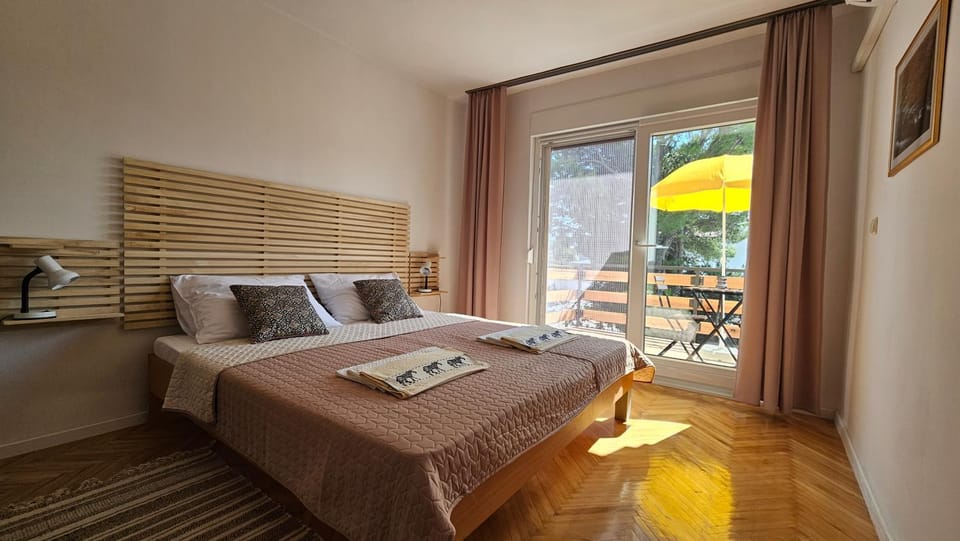 Bed, View (from property/room), Balcony/Terrace, Photo of the whole room, Bedroom, towels