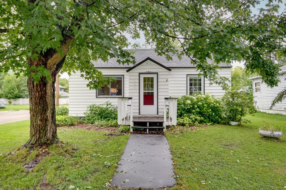 Downtown Baudette Vacation Rental: Walk to Dining! House in Minnesota