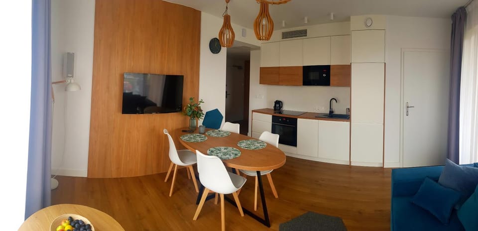 TV and multimedia, Kitchen or kitchenette, Living room, Seating area, Dining area, minibar