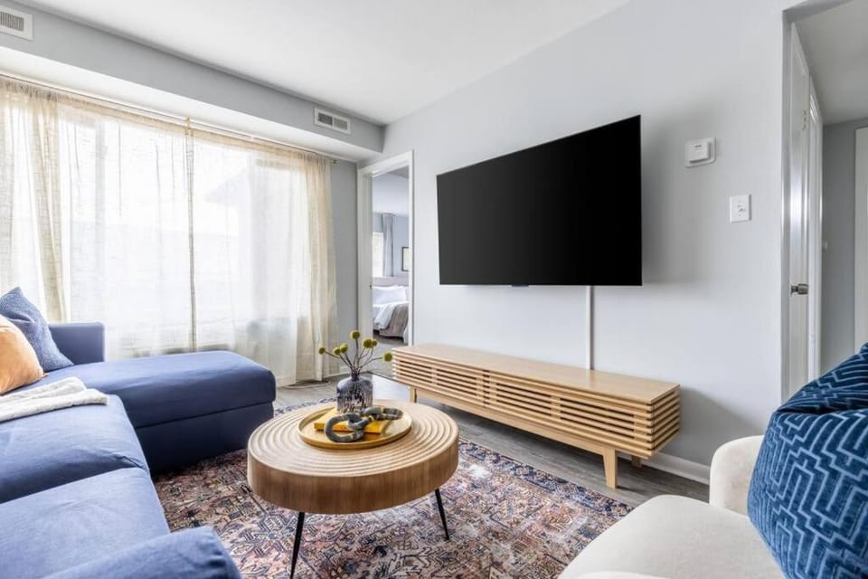 Exclusive NEW Listing! Maple Heights Charm Apartment in Cleveland Heights