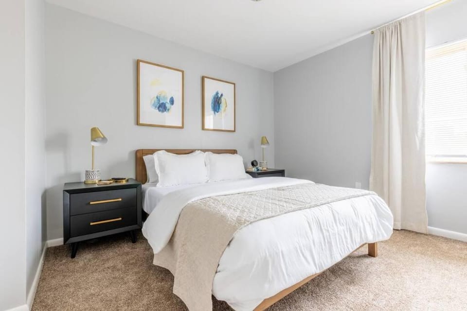 Exclusive NEW Listing! Maple Heights Charm Apartment in Cleveland Heights