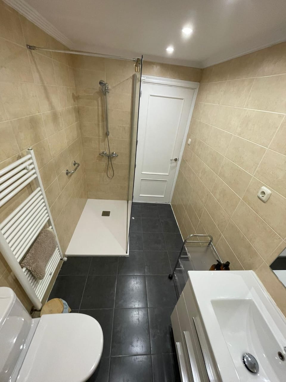 Shower, Bathroom, towels