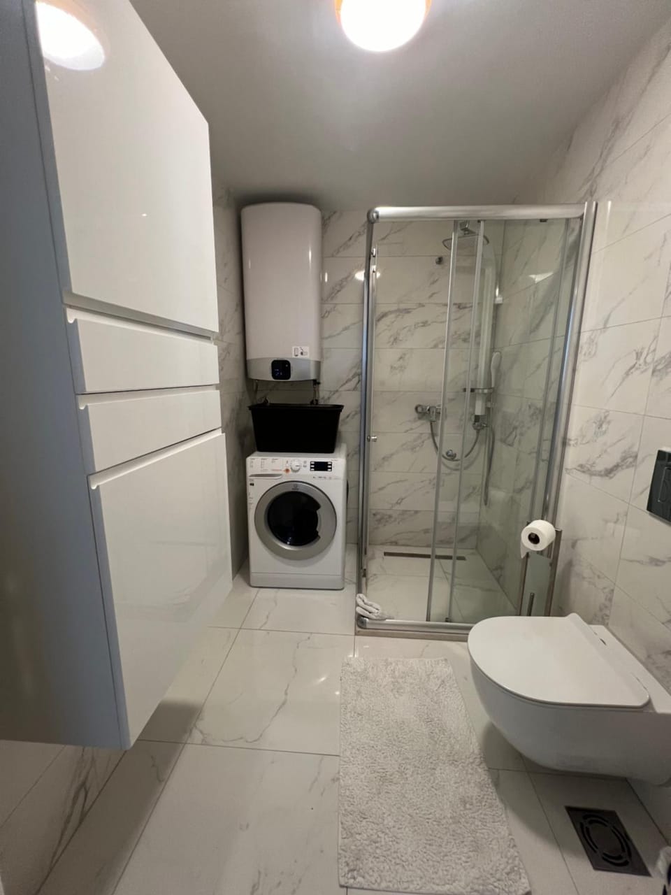Shower, Toilet, Bathroom, washing machine, dryer