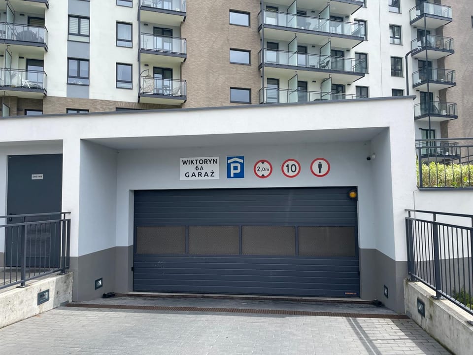 Property building, Text overlay