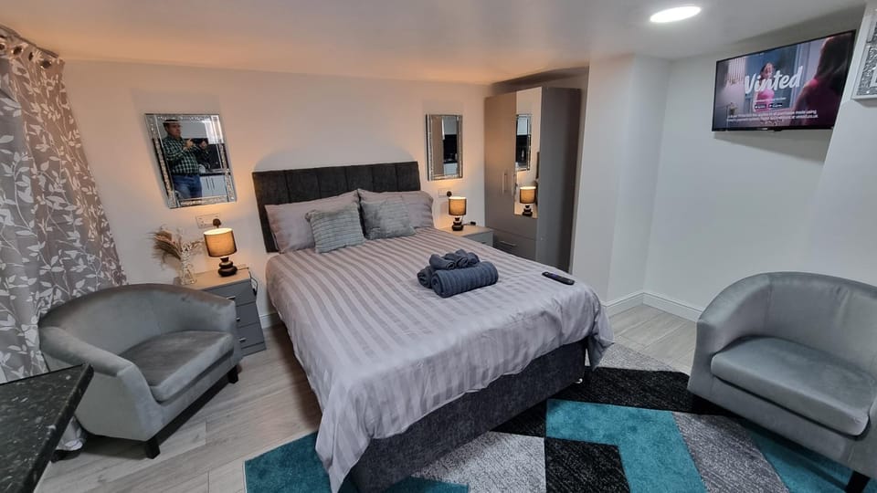 Comfy Studio apartment with Wi-Fi and Smart TV Apartment in Leeds