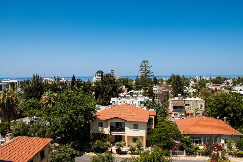 Property building, Day, Neighbourhood, Natural landscape, Bird's eye view, City view, Sea view, Street view