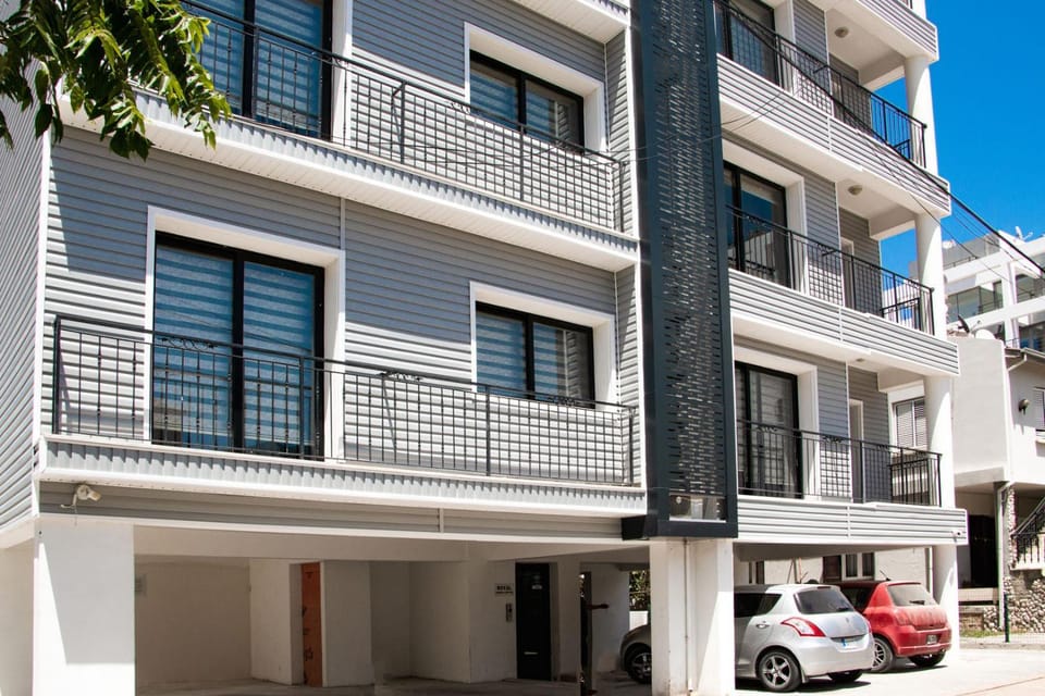 Property building, Day, Street view, Location, Parking