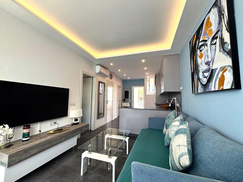 Loris Home playa ingles 50mt from Yumbo by luca properties gran canaria Apartment in Maspalomas