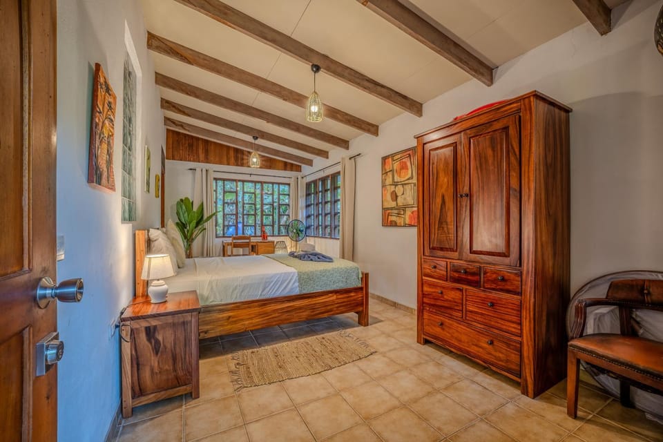 Bed, Bedroom, Garden view