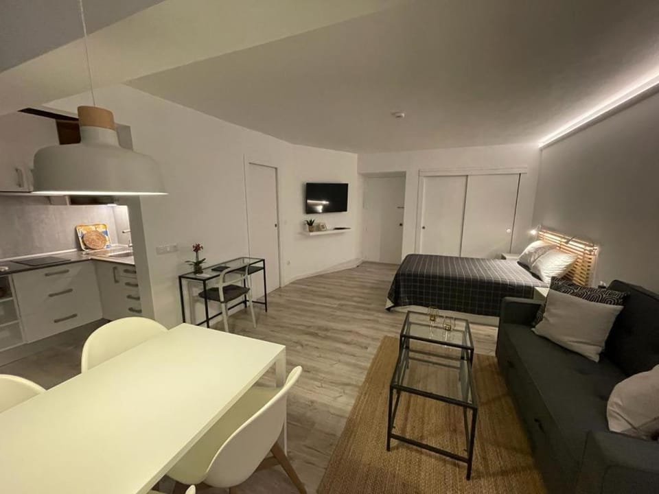 Apartamento C y L Apartment in Torremolinos