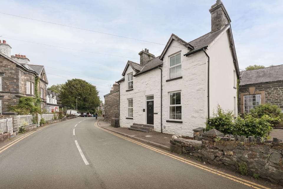 The Old Tearoom at Ty Llywelyn by Birch Stays House in Wales