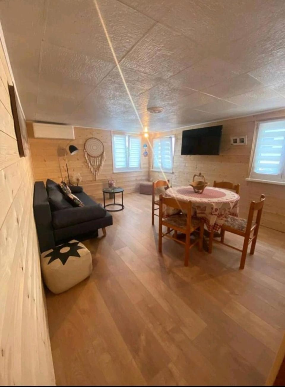 Communal lounge/ TV room, Dining area