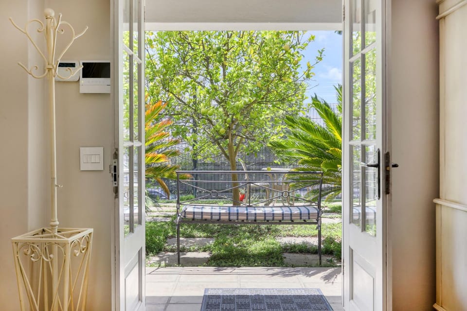 Day, Garden, Seating area, Garden view
