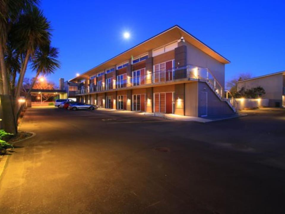 Property building, Night