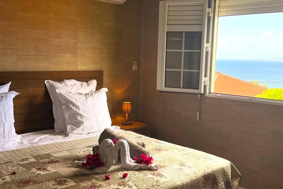 Suite Spacieuse 4 étoiles 77m2 vue mer Les Saintes Apartment in Leeward Islands
