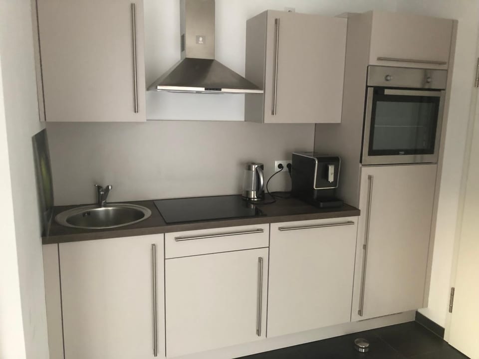 Coffee/tea facilities, Kitchen or kitchenette, pet friendly, stove