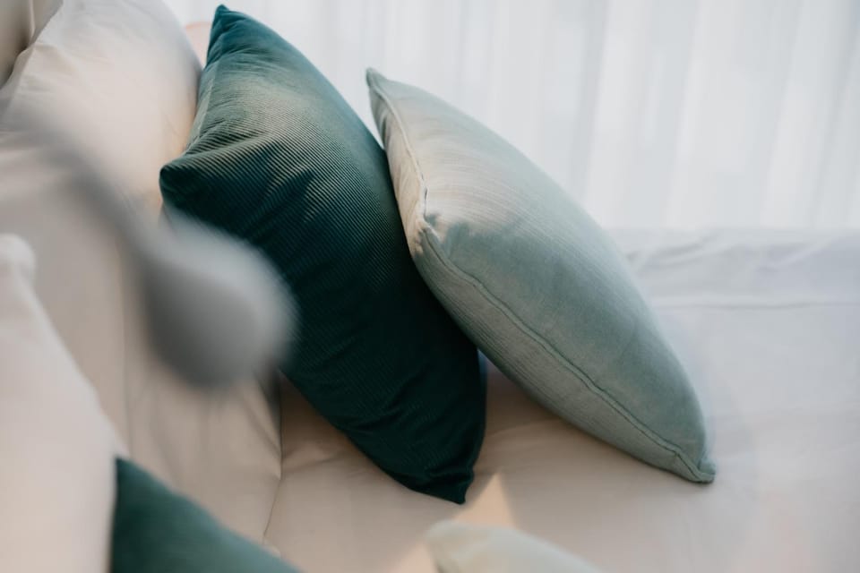 Bed, Photo of the whole room, Decorative detail, Bedroom