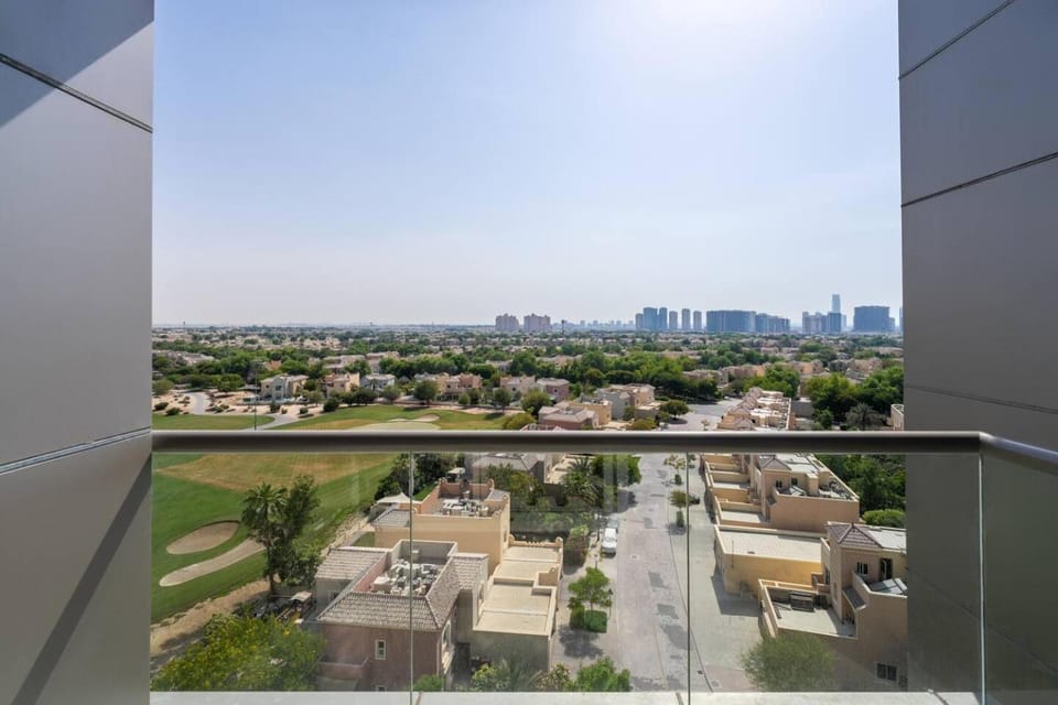 Special Rates - Elegant Studio - Golf Views Apartment in Dubai