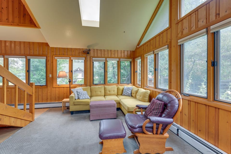 7 Mi to Sinks Canyon: 'Creekside Place' in Lander House in Lander