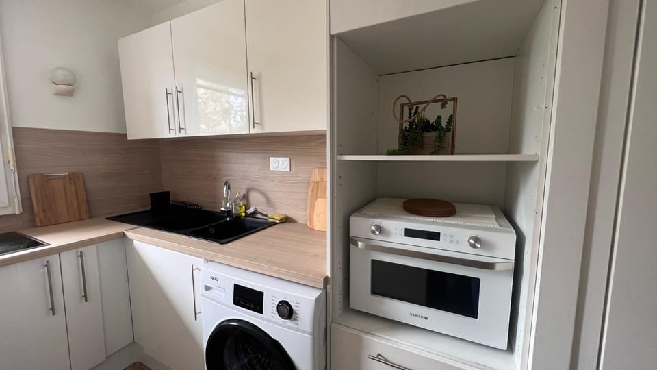 microwave, washing machine, washing machine, kitchen, kitchen