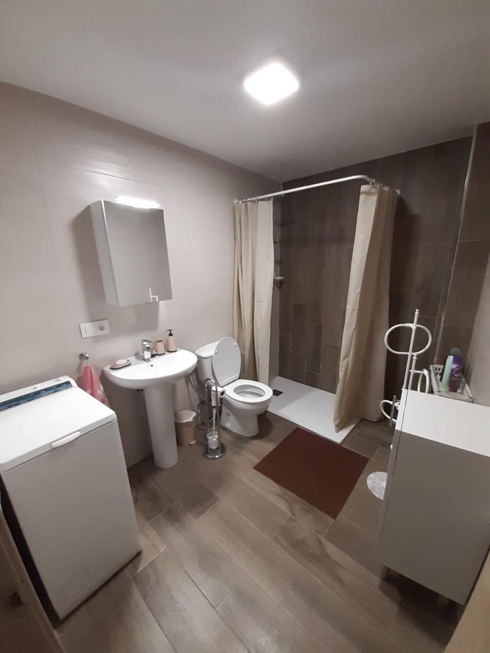Shower, Bathroom, washing machine