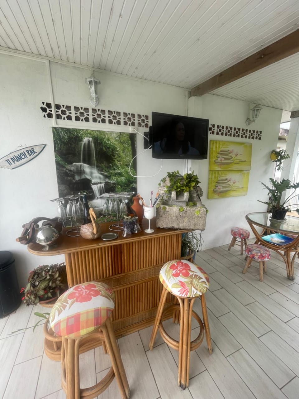Lounge or bar