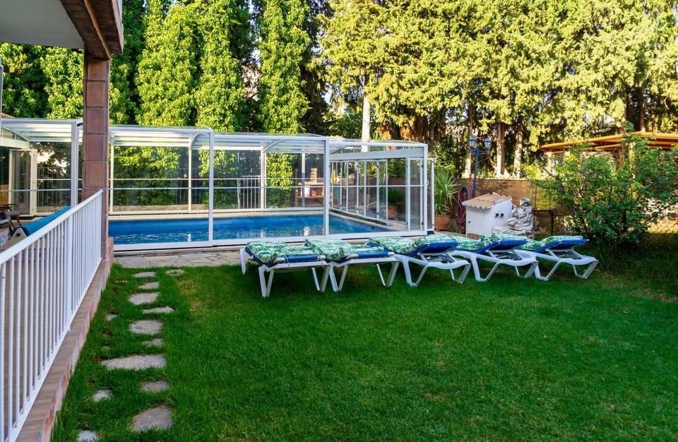 Garden, Garden view, Pool view, Swimming pool, Swimming pool, sunbed