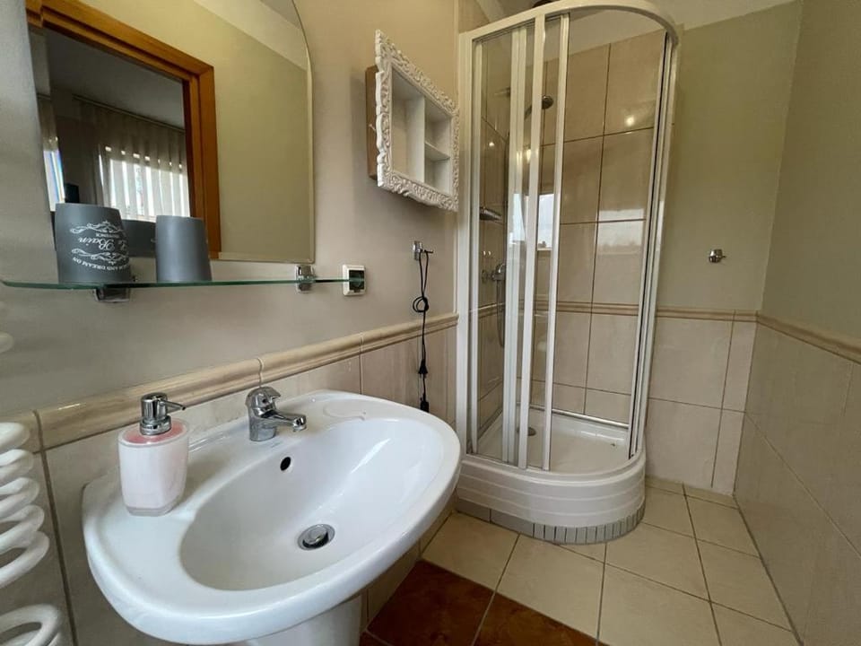 Villa Regina - Spokojna okolica - 100 metrów od lasu - blisko szpitala Inn in Pomeranian Voivodeship