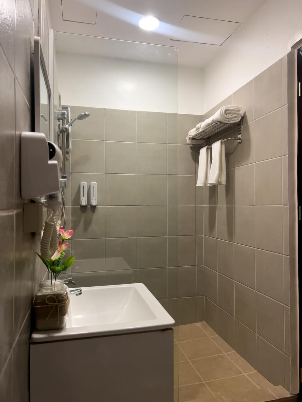 Shower, Bathroom, towels