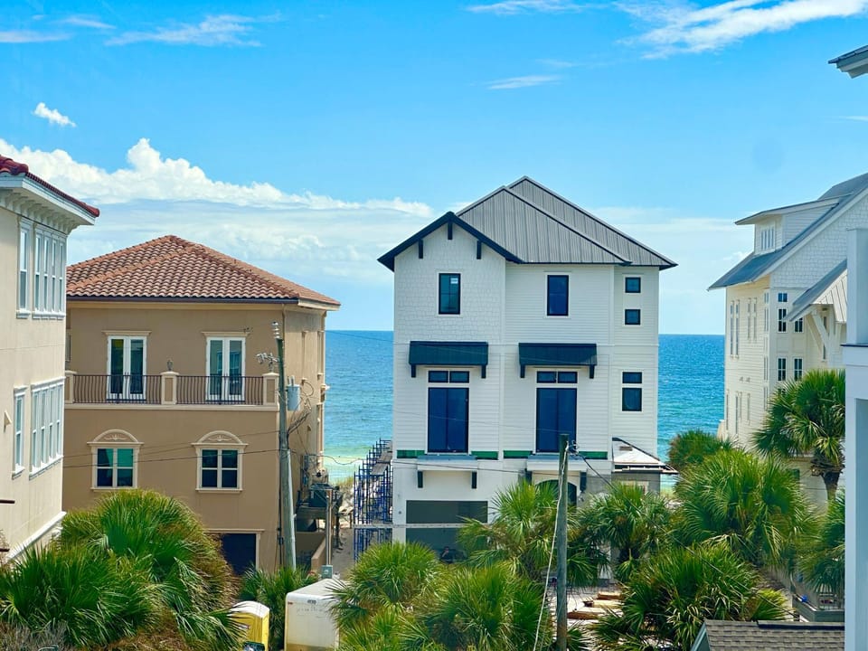 Property building, Neighbourhood, Natural landscape, Beach, Sea view