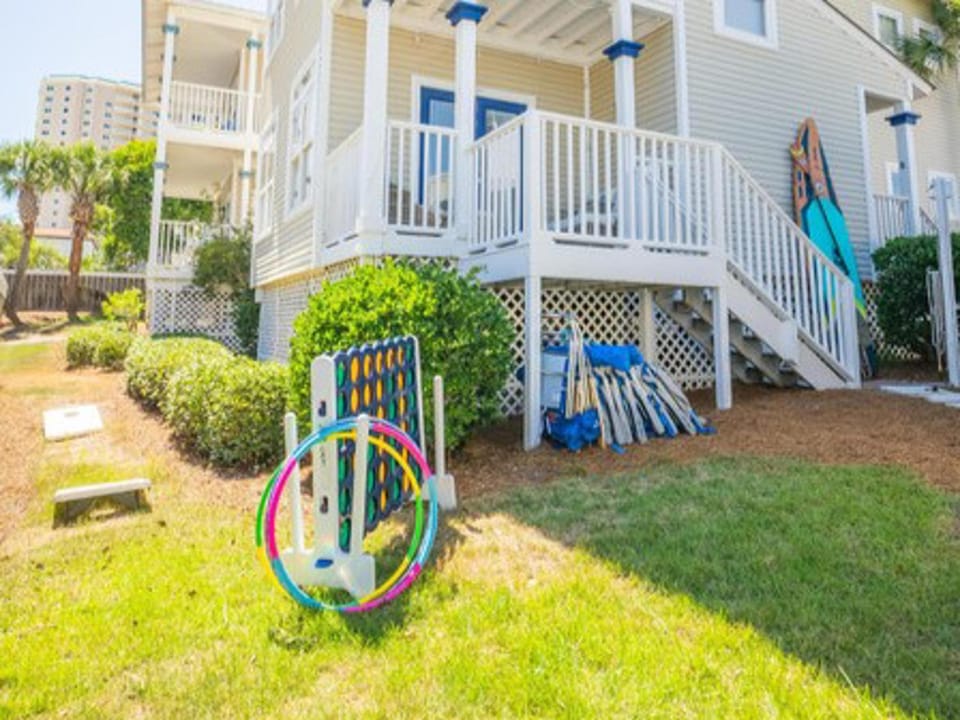 Property building, Garden, Balcony/Terrace