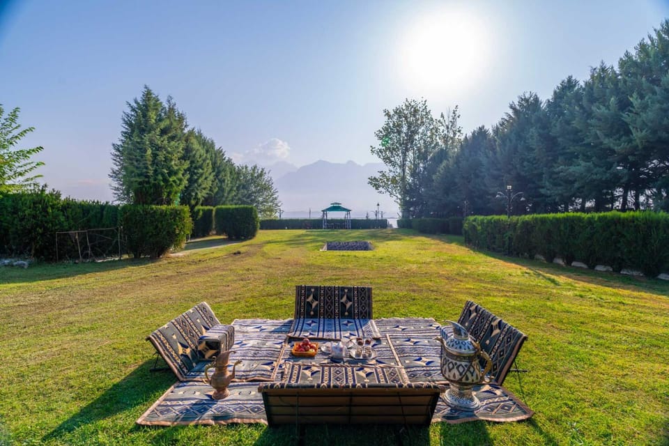 Buhayra by The Dal by VEO, StayVista - Pet-Friendly Villa with EV Station Villa in India