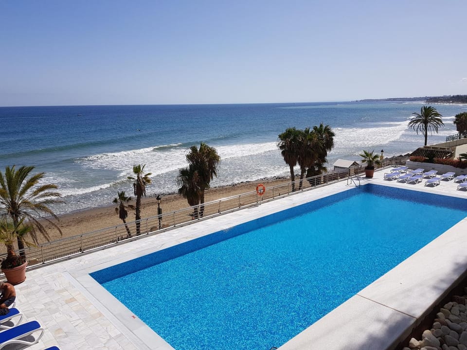 Pool view, Sea view