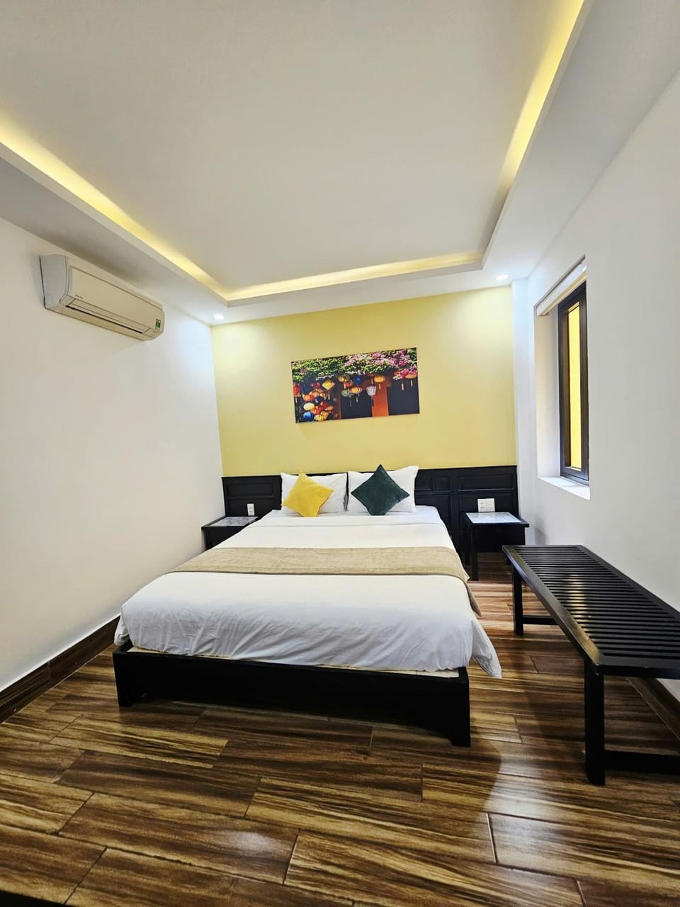 Bed, Photo of the whole room, Bedroom, air conditioner