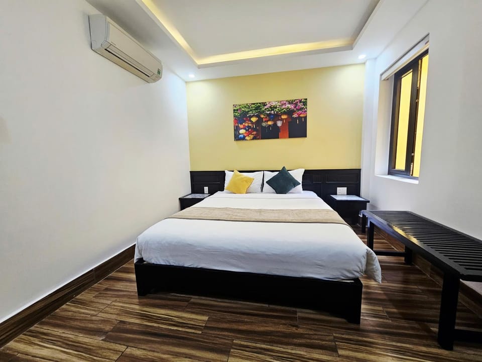 Bed, Photo of the whole room, Bedroom, air conditioner
