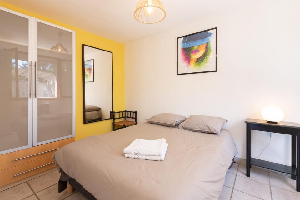 Bed, Bedroom