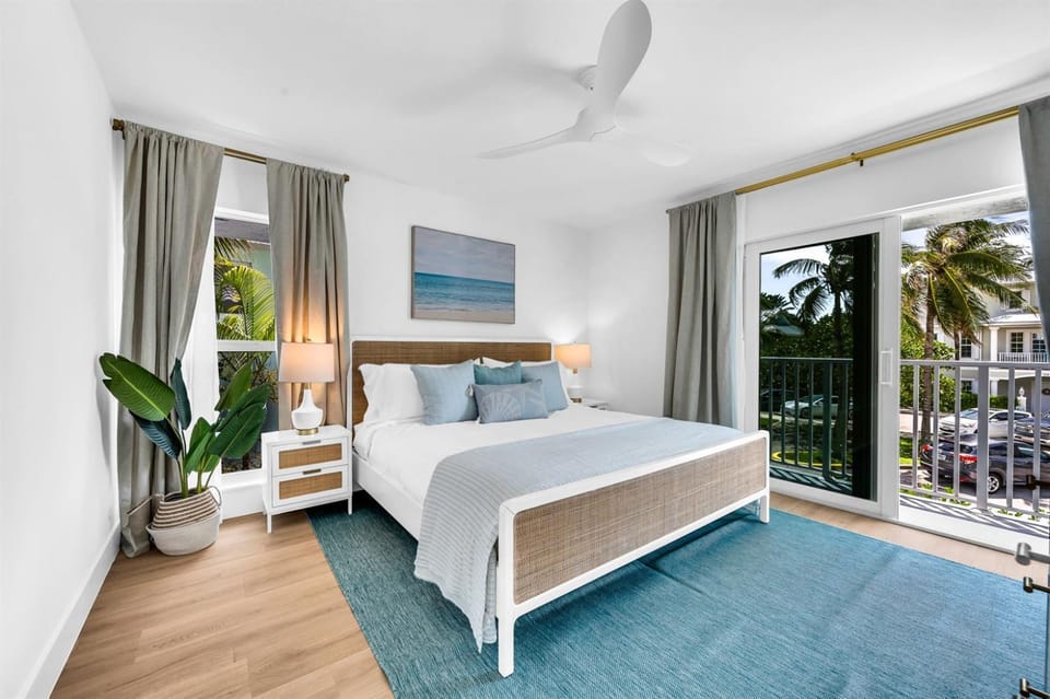 ON The Beach Juno! 3-Top Rated Villa! Apartment in Juno Beach