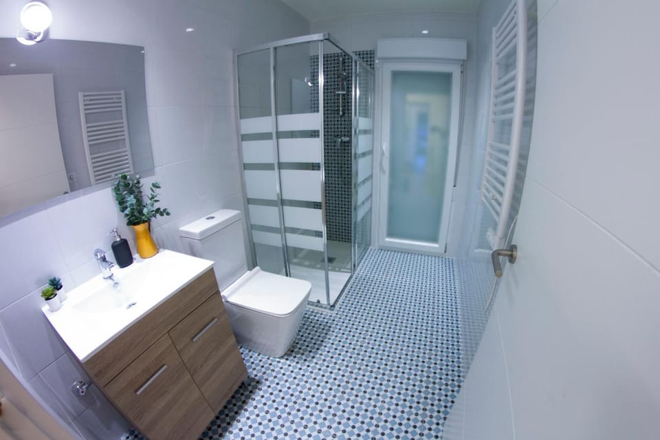 Shower, Bathroom