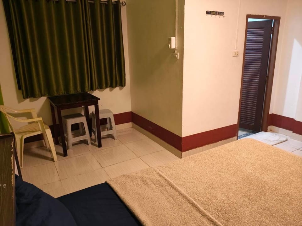 Lucky Guest House Bed and Breakfast in Krabi Changwat