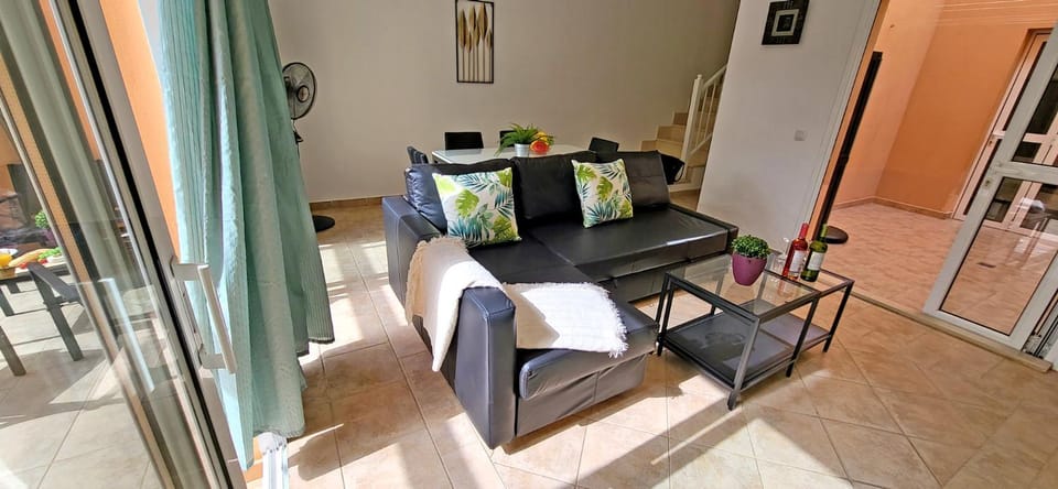 Balcony/Terrace, Living room, Seating area, Dining area