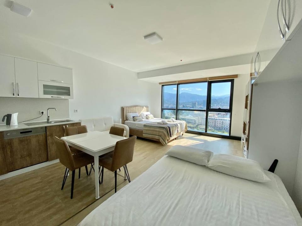 Bed, Photo of the whole room, Dining area, Bedroom