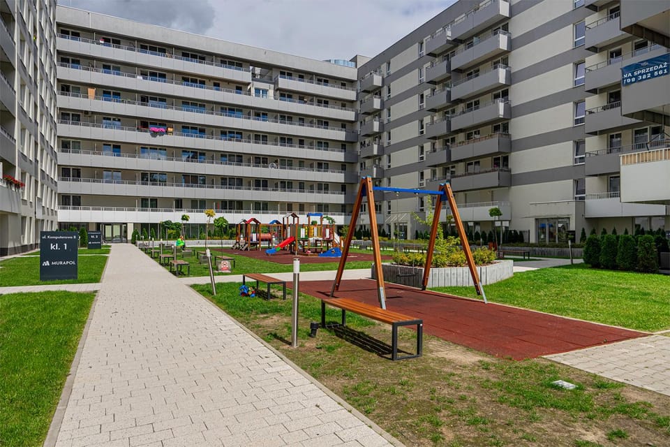 Property building, Off site, Location