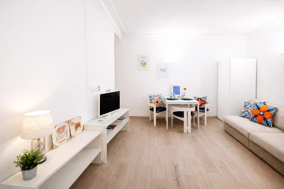 Communal lounge/ TV room, TV and multimedia
