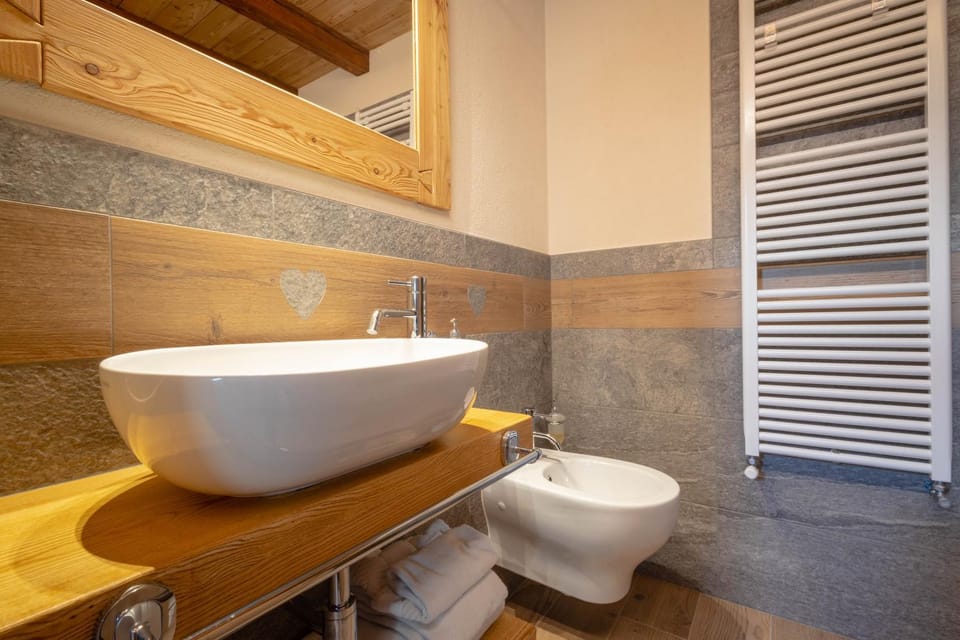 Eco Dimora Baltea - Affittacamere al Verde villaggio di Rumiod Bed and Breakfast in Aosta Valley, Italy