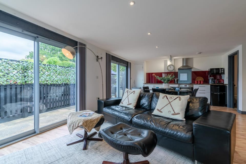 Living room, Seating area, Dining area, kitchen