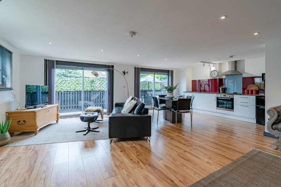 TV and multimedia, Living room, Dining area, kitchen
