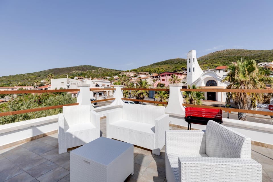 Property building, Balcony/Terrace, Living room
